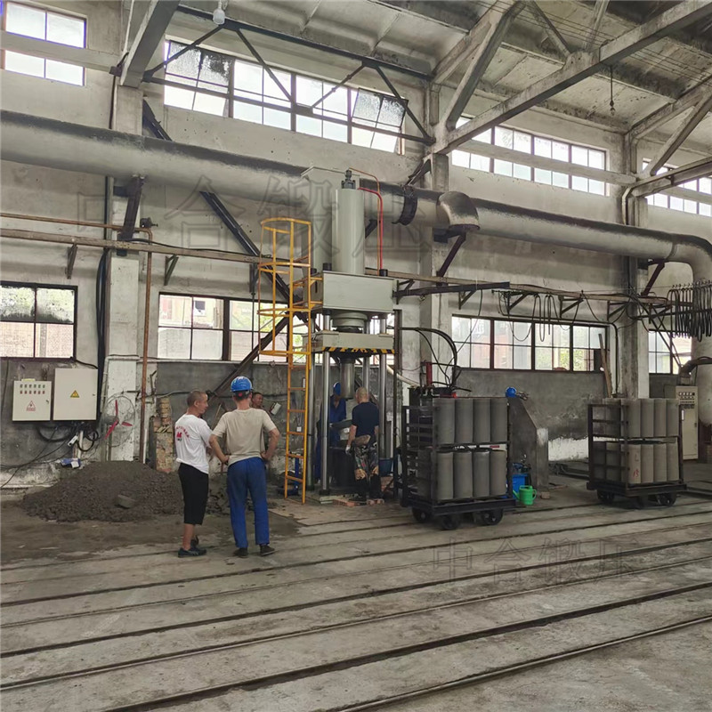 粘土坩堝成型設備_耐火材料成型液壓機