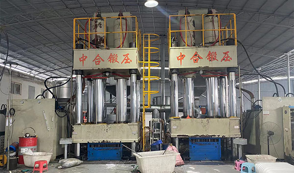 1000噸四柱液壓機（復合材料模壓、陶瓷粉末成型）