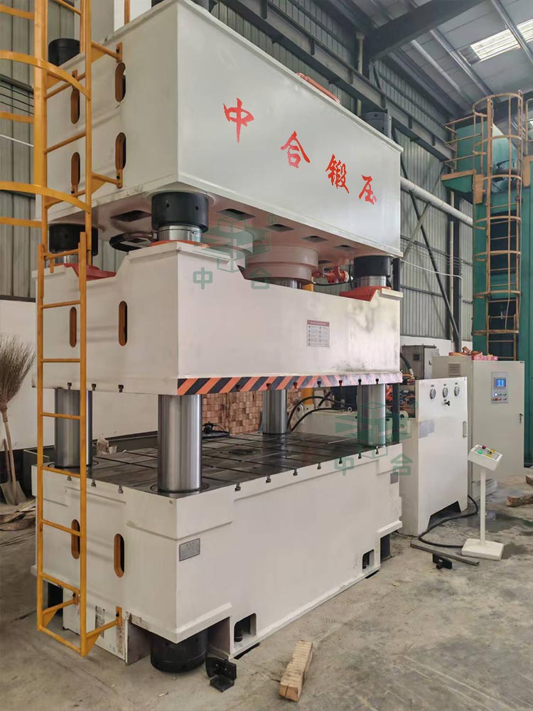 1000噸汽車配件拉伸液壓機(jī)客戶現(xiàn)場