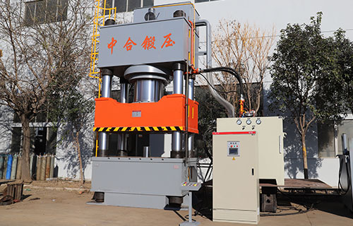 如何選擇適合的滕州2000噸四柱液壓機？